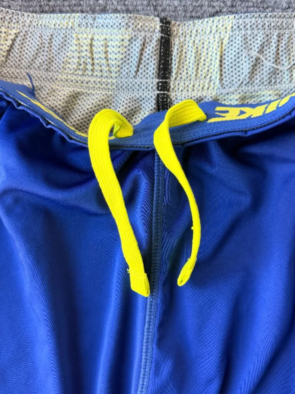 Nike Elite Lacrosse Training Shorts - Royal Blue & Volt - Medium